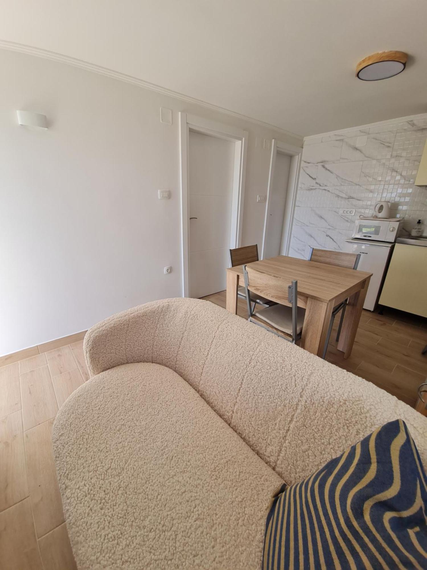 Apartman Luka Klenovica Buitenkant foto