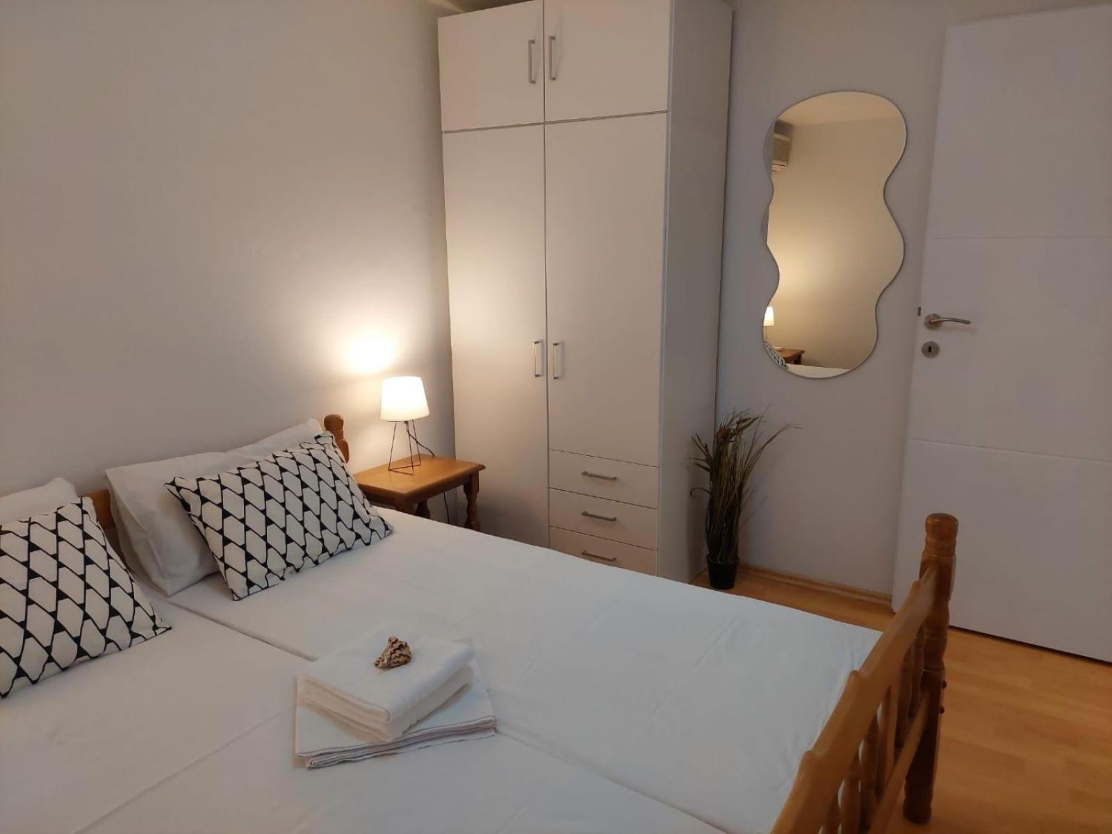 Apartman Luka Klenovica Buitenkant foto