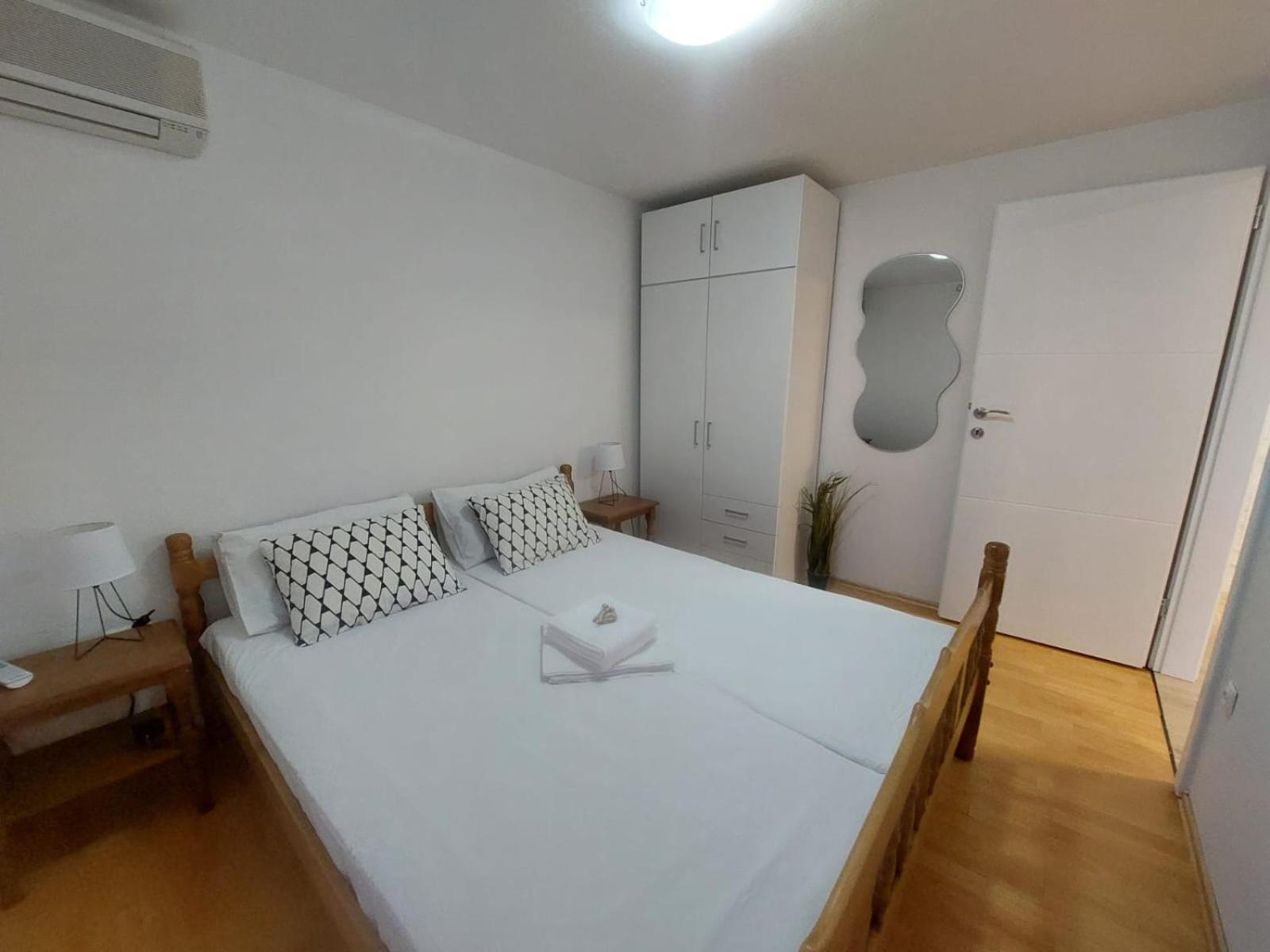 Apartman Luka Klenovica Buitenkant foto