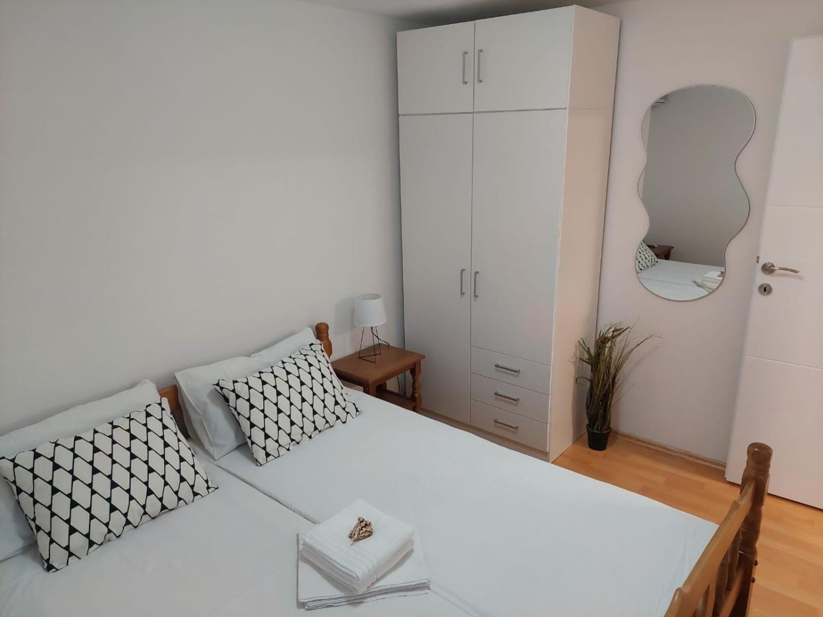 Apartman Luka Klenovica Buitenkant foto